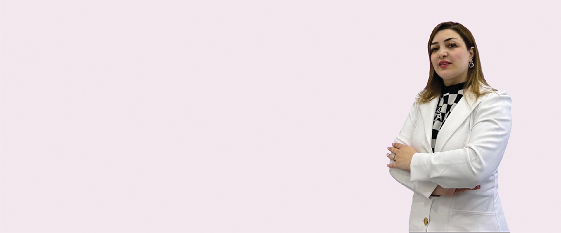 Dr.Səkinə Abdullayeva İnam Dental Estetik klinikasının Baş həkimi terapevt-kosmetoloq, kök hüceyrə mütəxəssisi